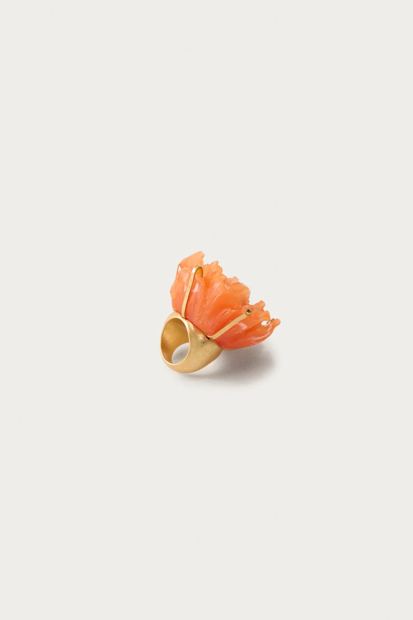БОЛЬШОЕ КОЛЬЦО С ЦВЕТОМ 3D МАРИСА БЕРЕНСОН X Zara - фото 2