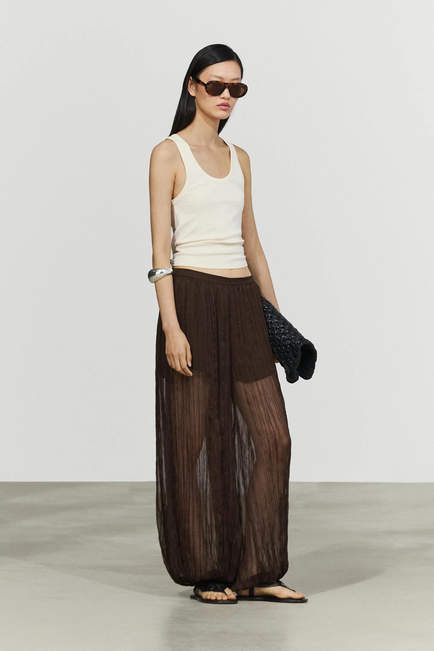 Свободные брюки в стиле Total Look. - фото 8
