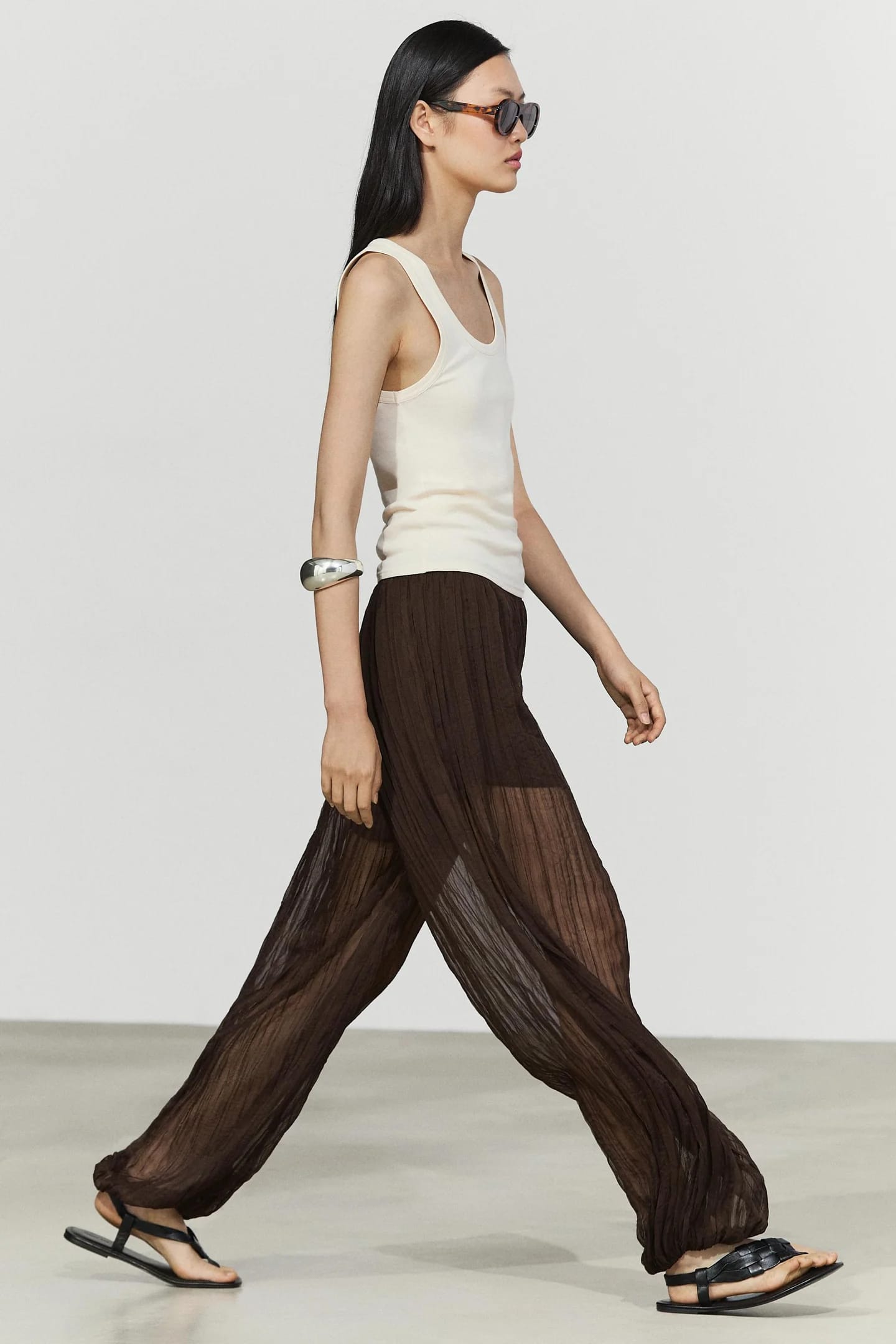 Свободные брюки в стиле Total Look. - фото 10