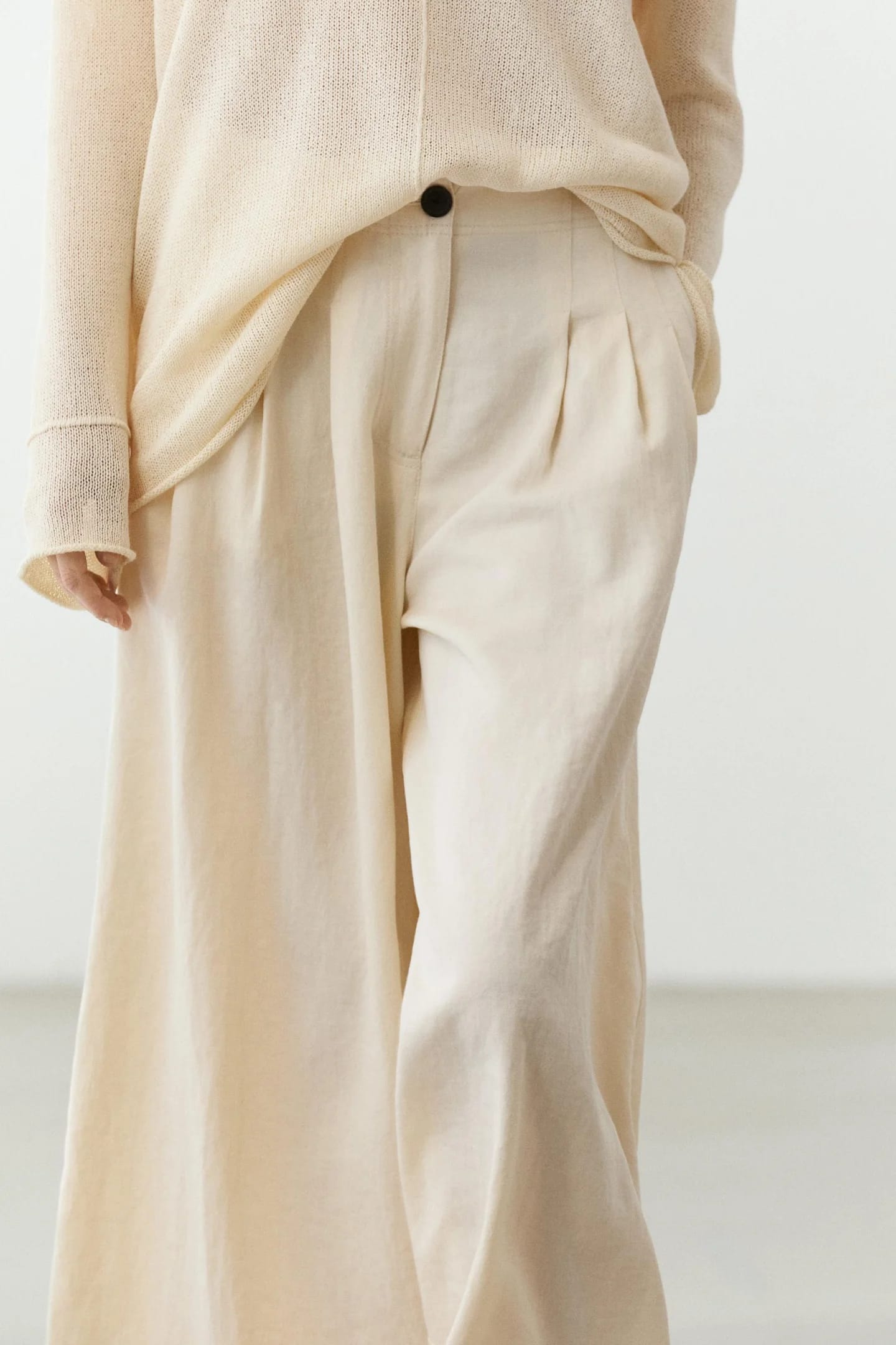 Укороченные брюки с широкими штанинами - фото 10