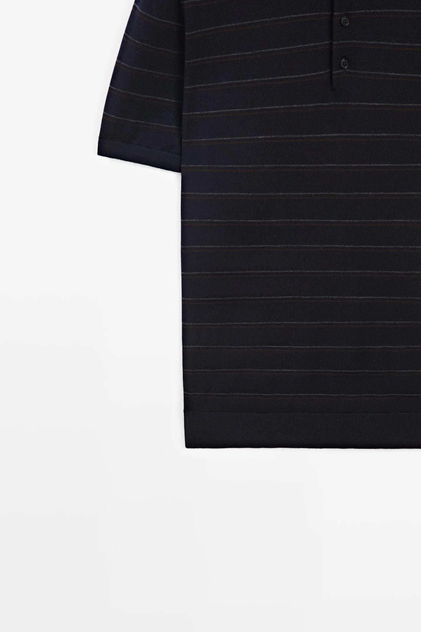 Полосатый вязаный свитер-поло с короткими рукавами - фото 6