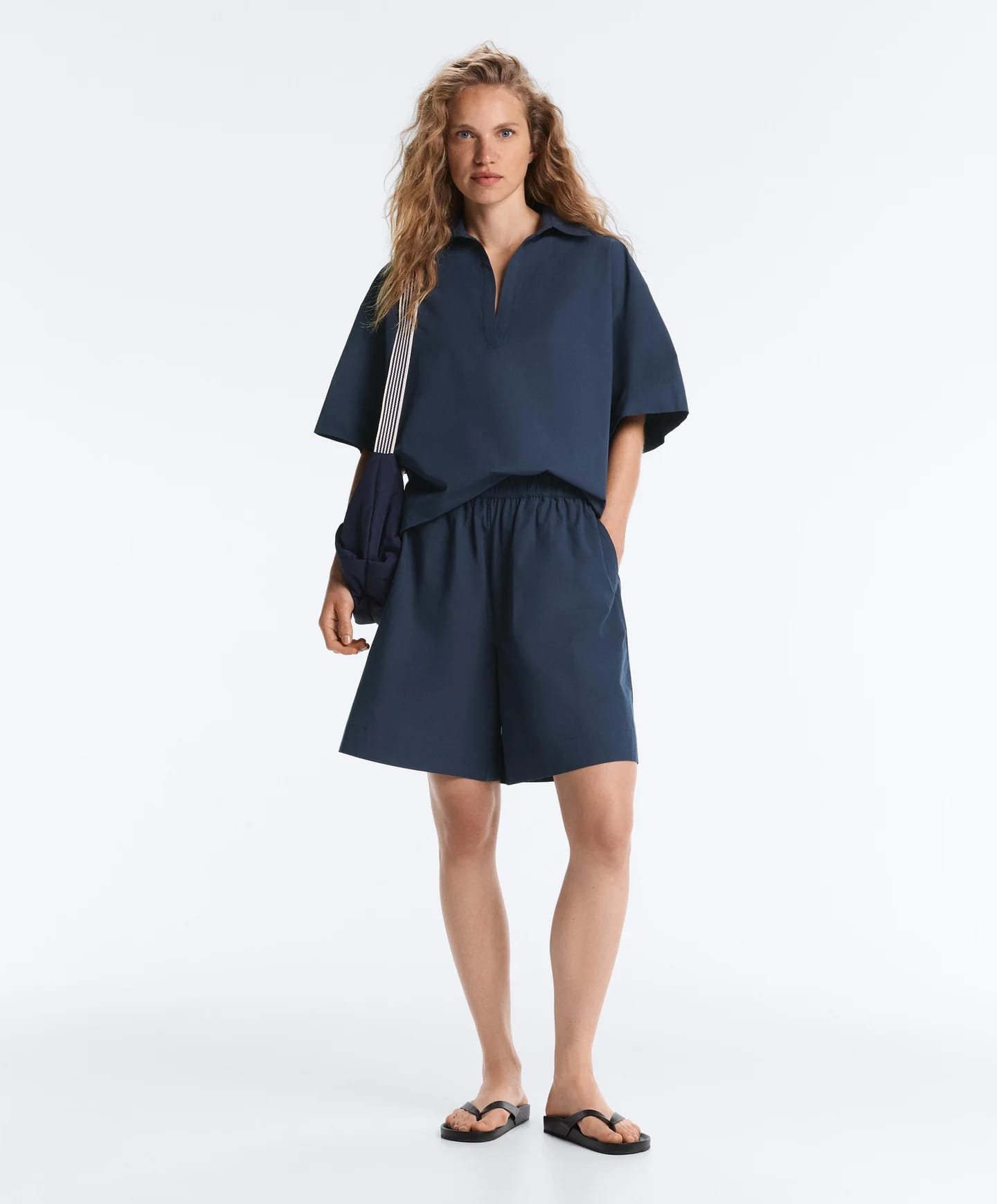 Total Look: широкие брюки из 100% хлопка, синего цвета. - фото 7