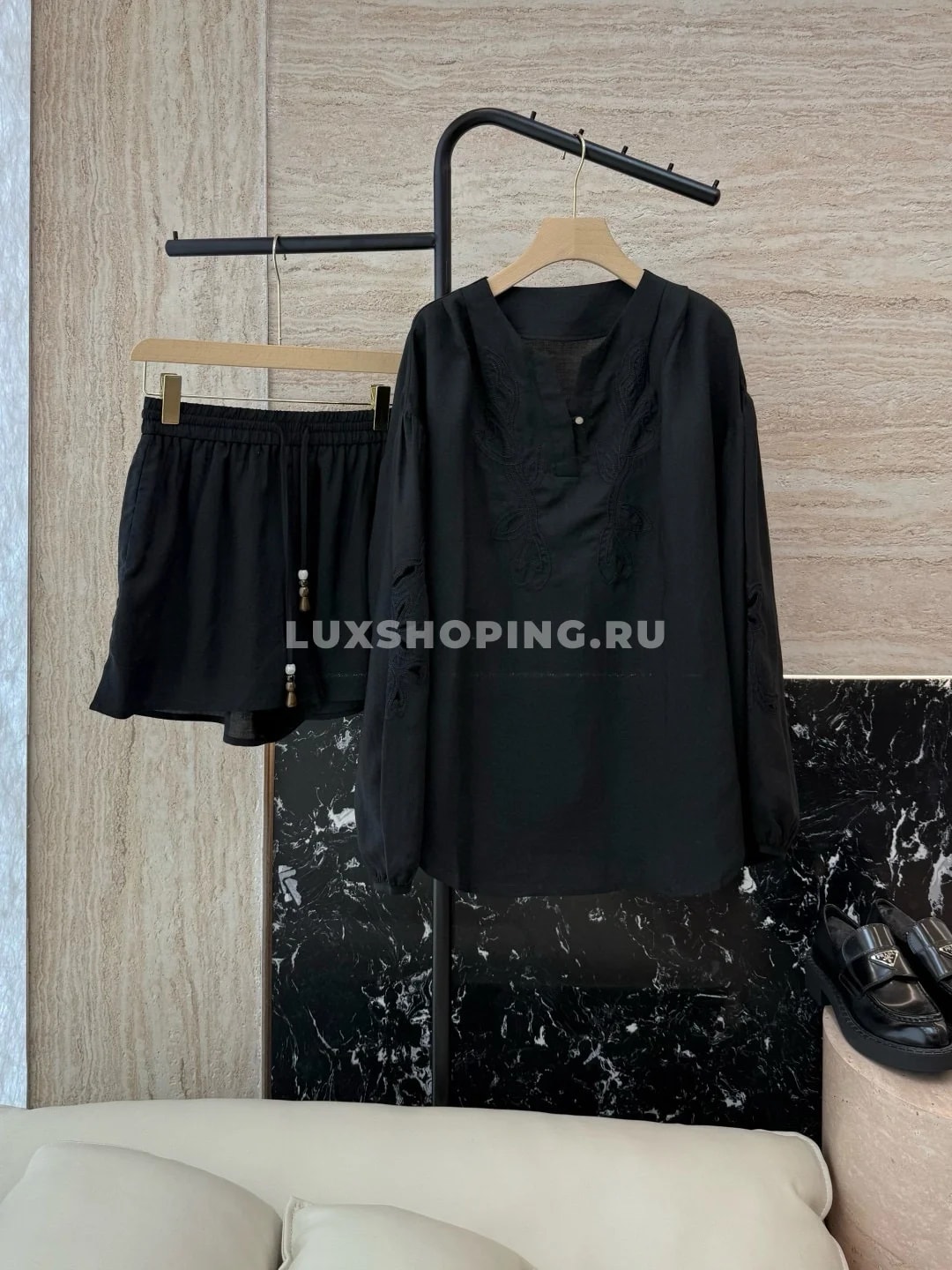Zimmermann льняной костюм с шортами на завязках черный