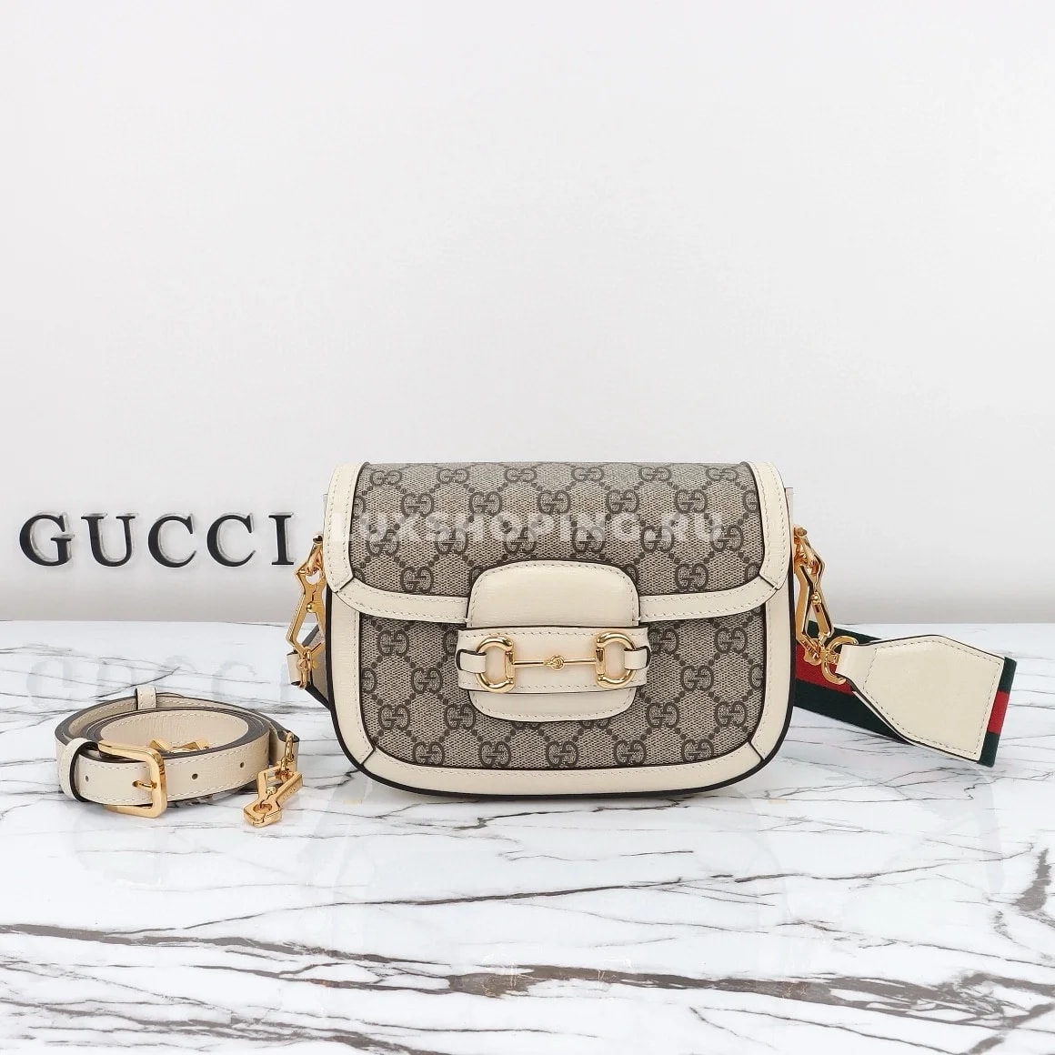 Gucci Horsebit Маленькая Сумка через плечо канва/беж