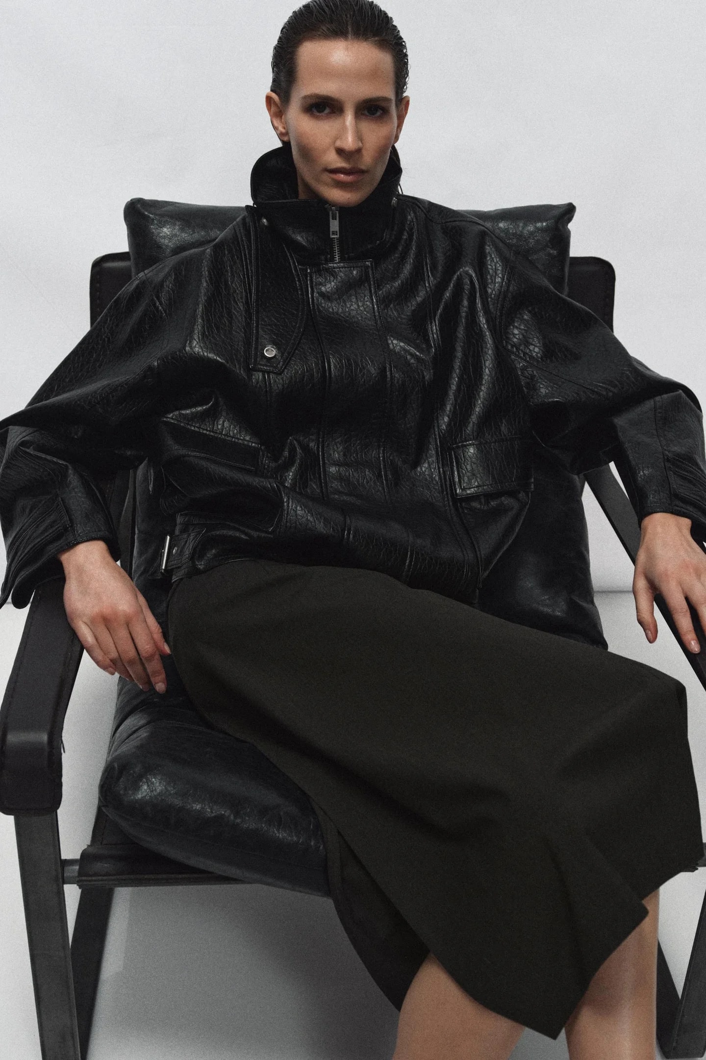КУРТКА OVERSIZE ИЗ ИСКУССТВЕННОЙ КОЖИ ИЗ КОЛЛЕКЦИИ ZW