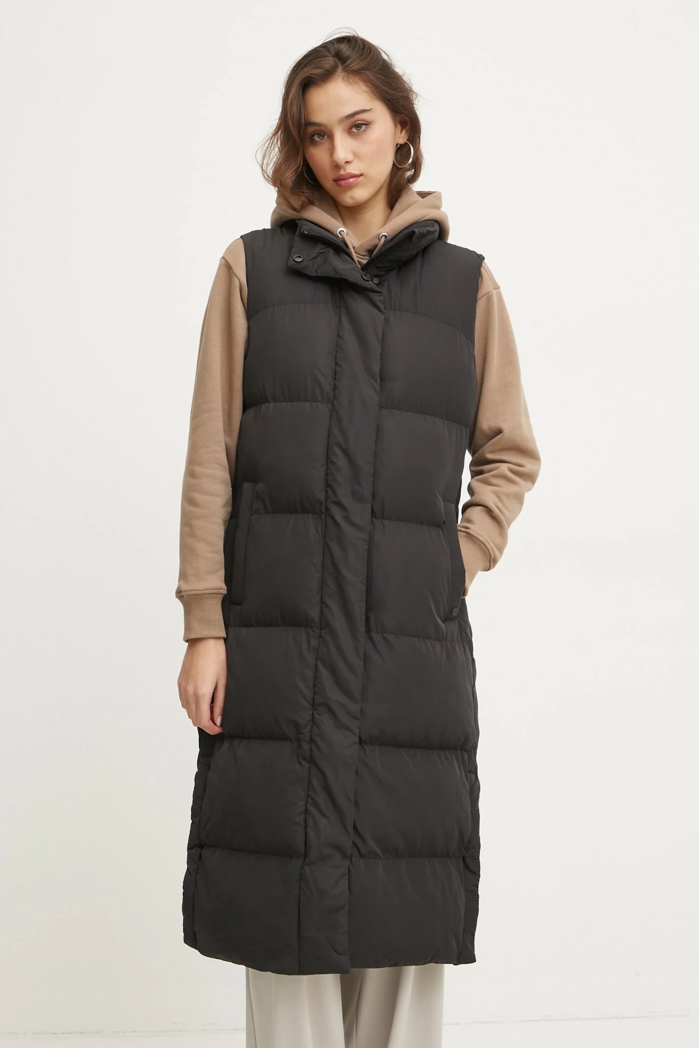 Без рукавов черный для женщин