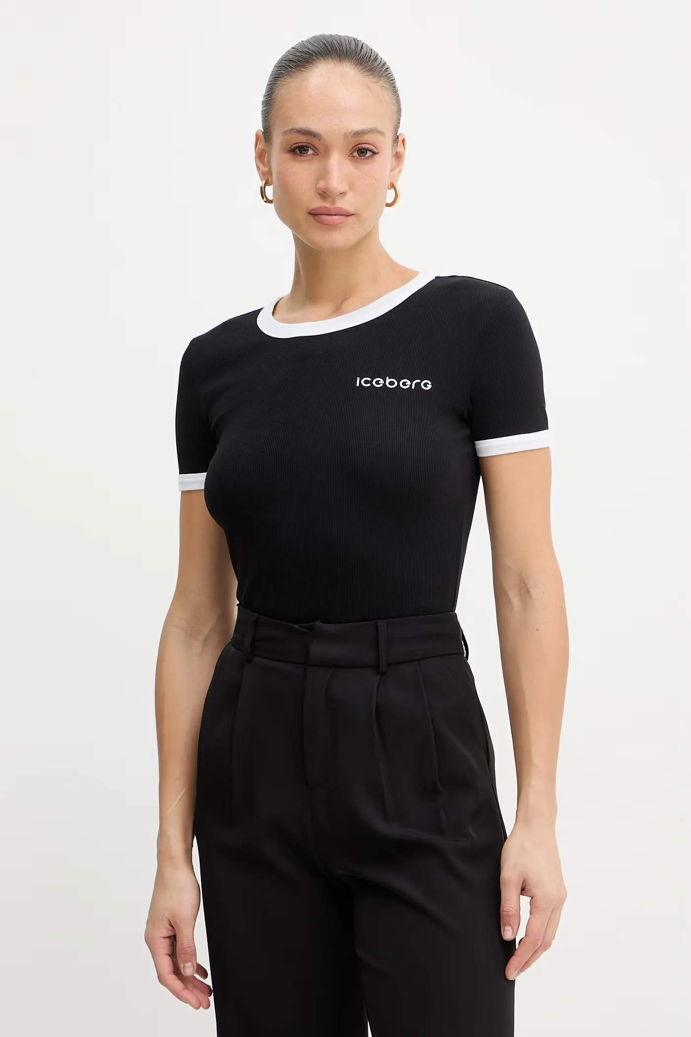 футболка черная для женщин