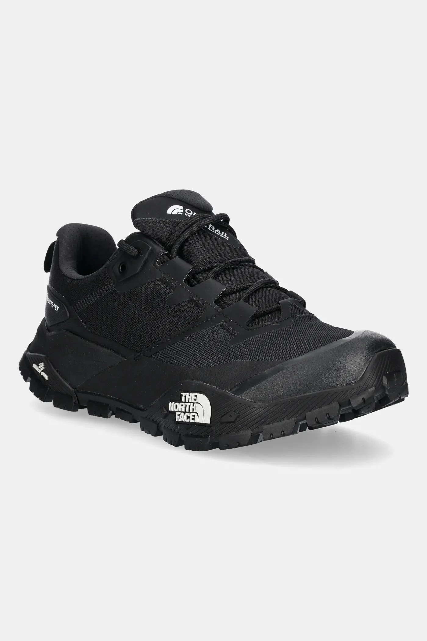 Кроссовки Gore-Tex для походов по бездорожью