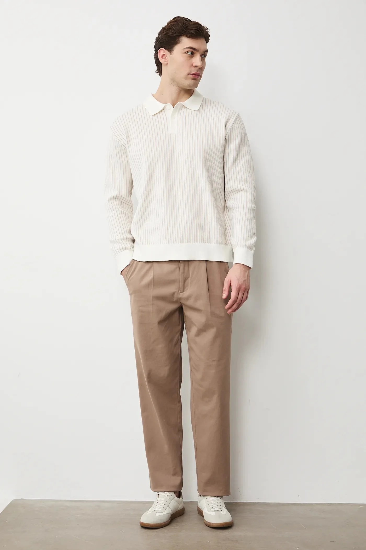 Брюки бежевые для мужчин