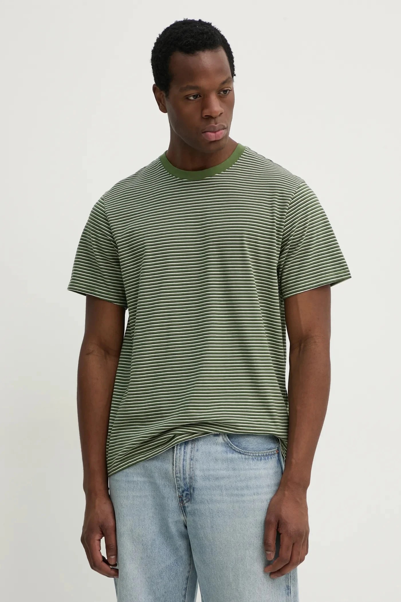 Футболка THE ESSENTIAL TEE из хлопка зеленая для мужчин