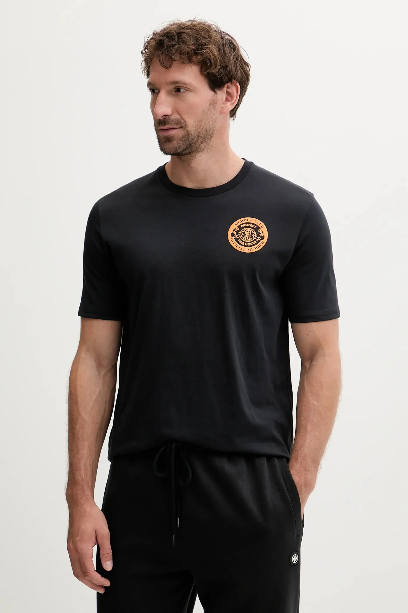 футболка черная для мужчин