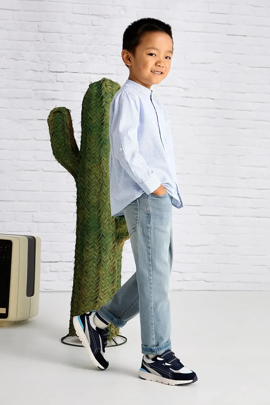 Детские джинсы стандартного кроя