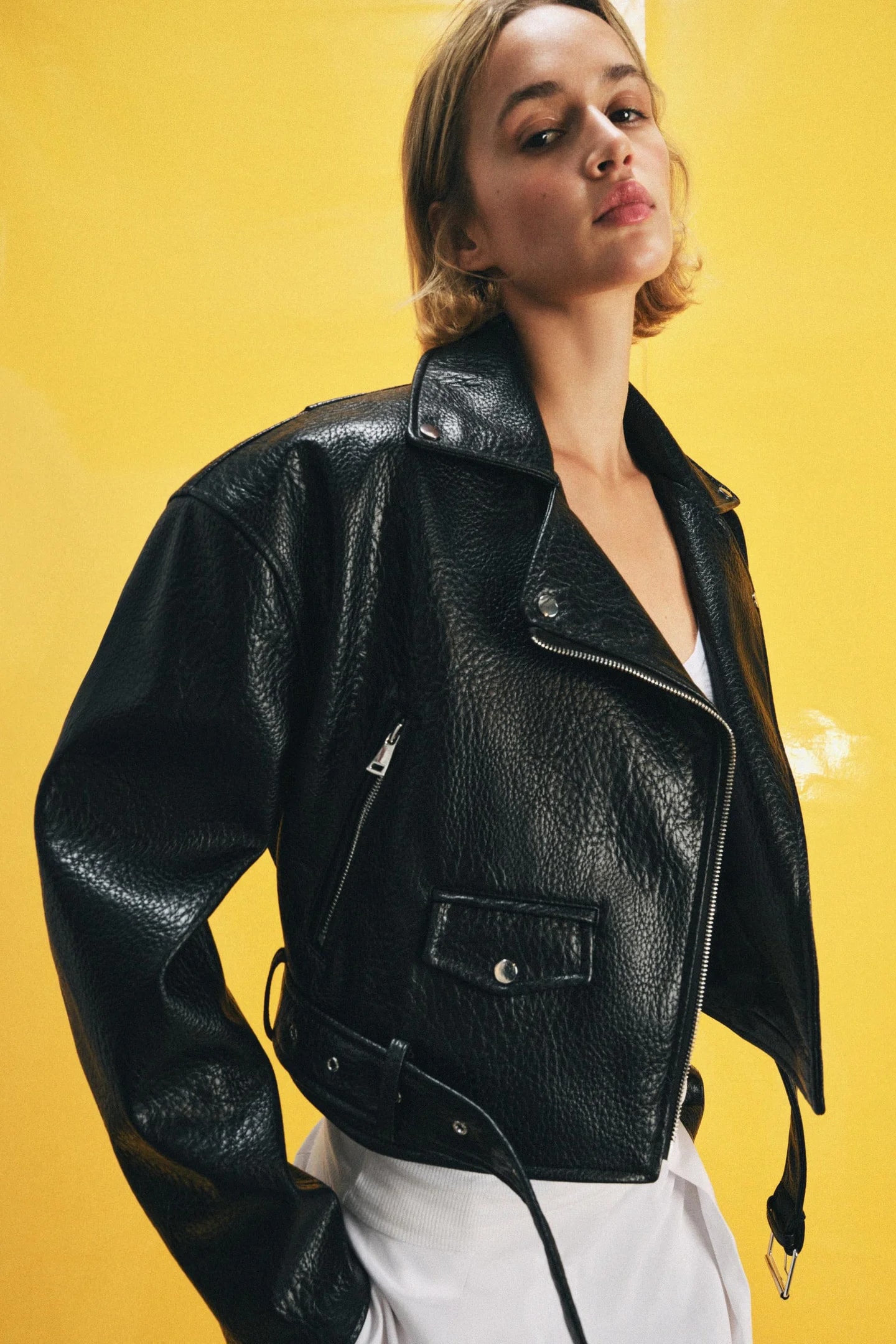 КОРОТКАЯ КУРТКА В МОТОЦИКЛЕ ИЗ ИСКУССТВЕННОЙ КОЖИ С ТОЧКАМИ LEAPPOINTS