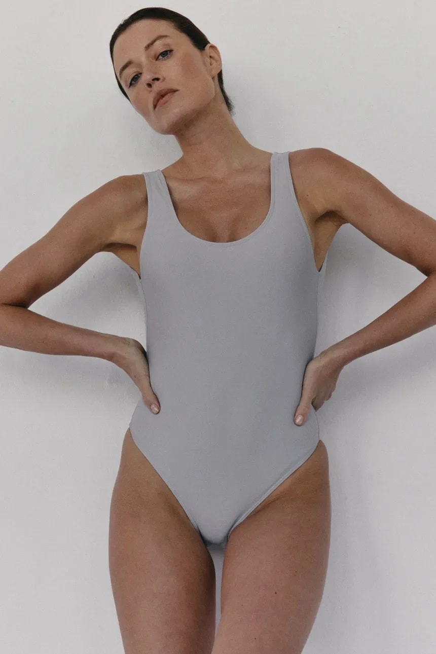 V SWIMSUIT женский цельный купальник