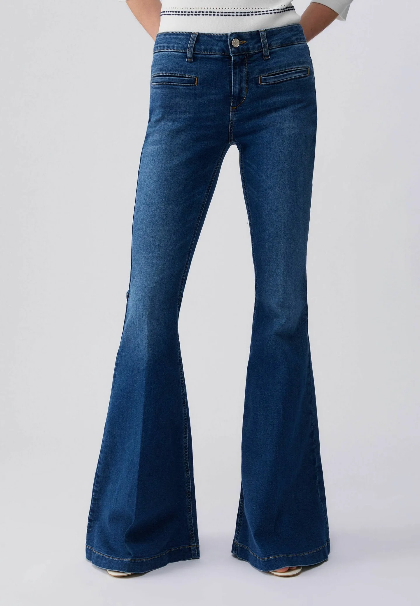 Джинсы Bootcut