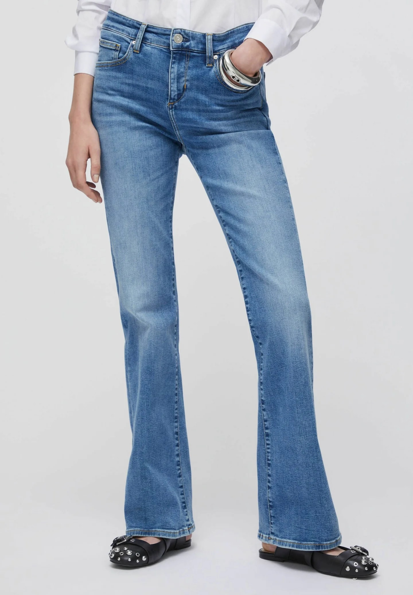 Джинсы Bootcut
