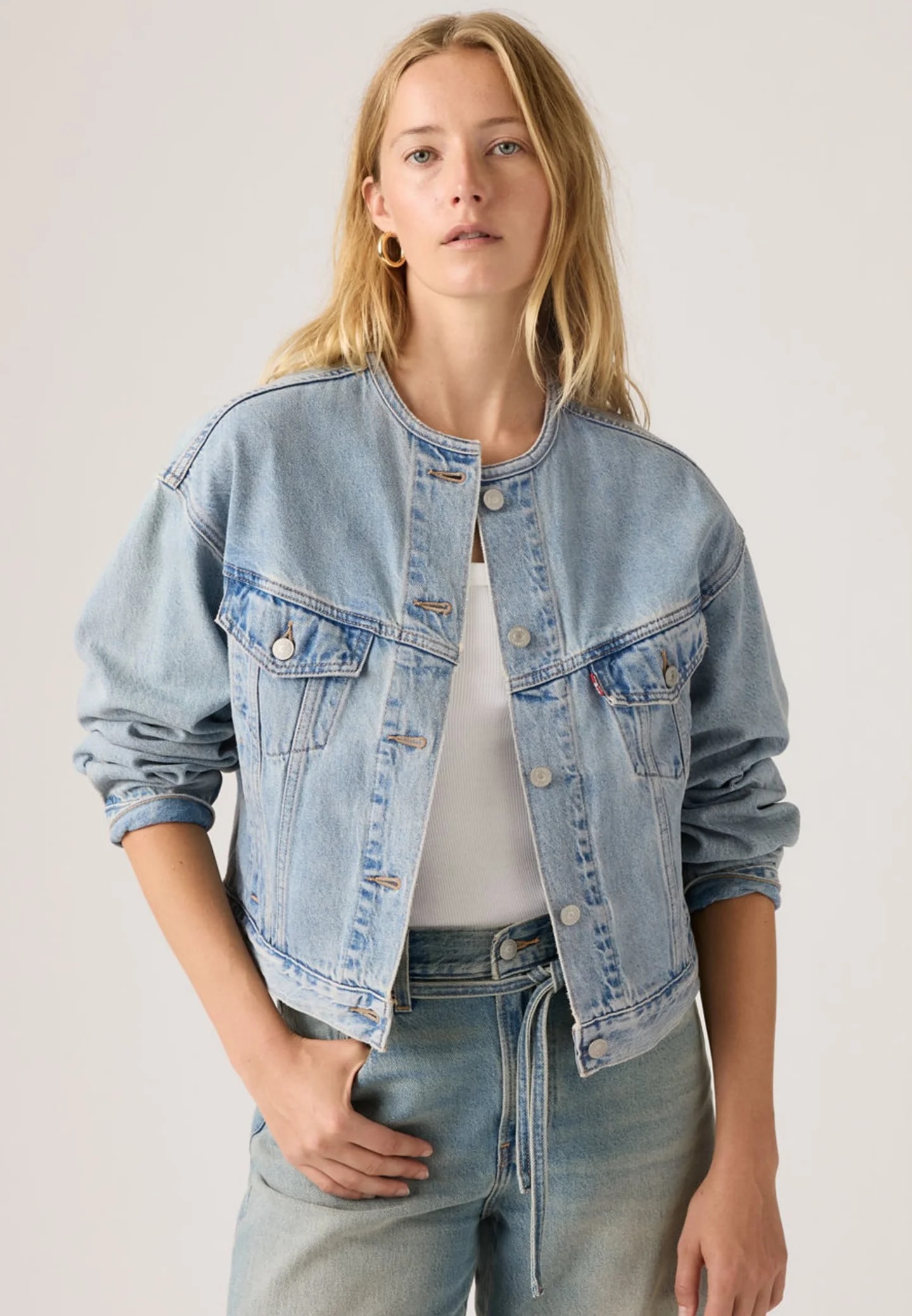 COLLARLESS SHRUNKEN 90S TRUCKER - Джинсовая куртка