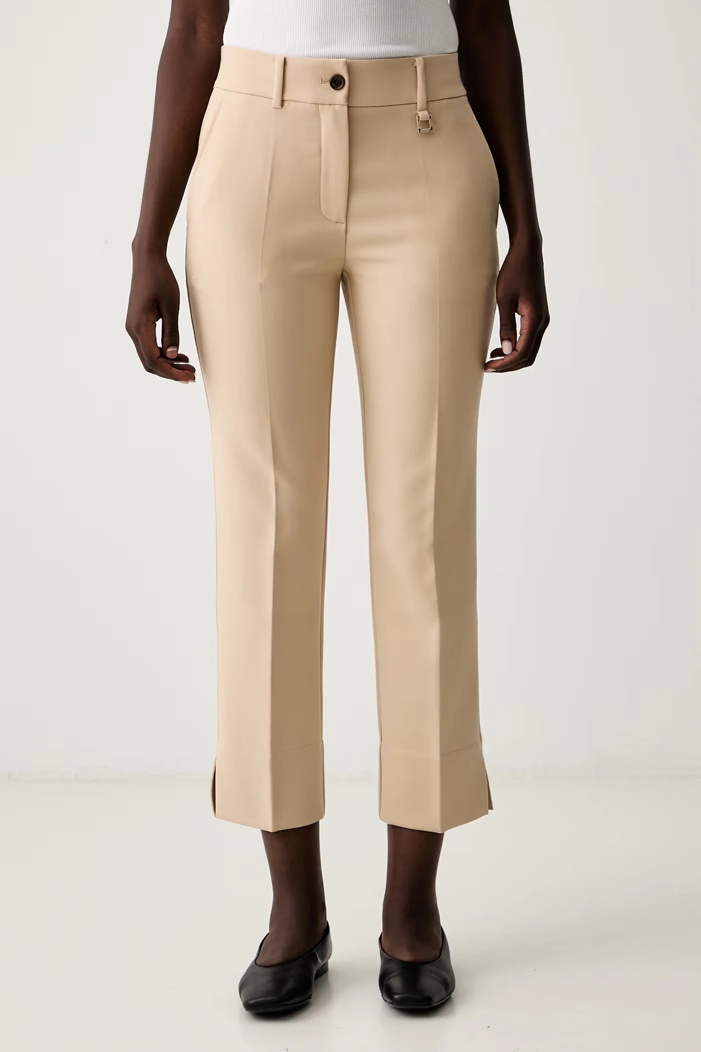 Женские брюки-морковки