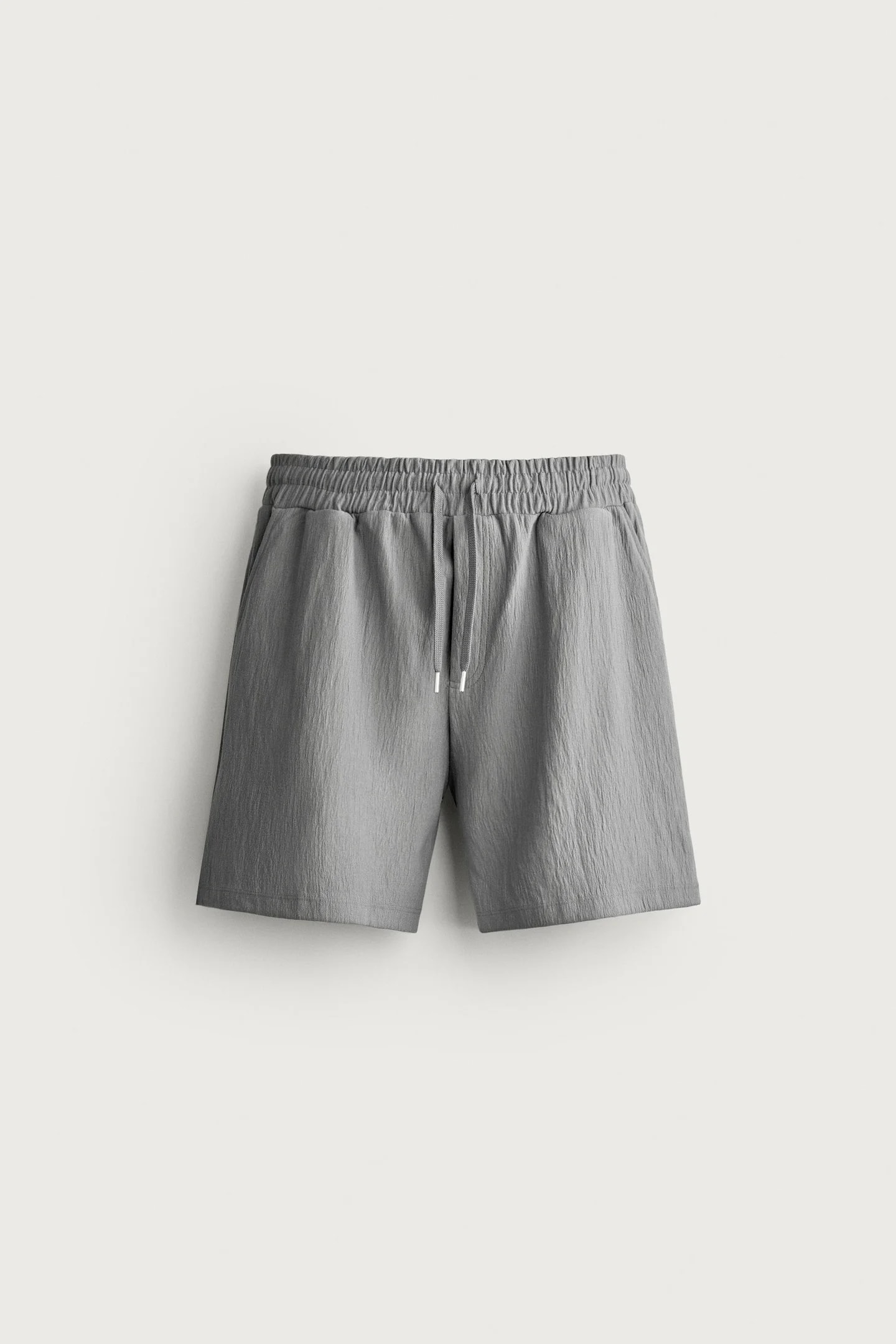 JOGGER BERMUDA Шорты из структурированной ткани.