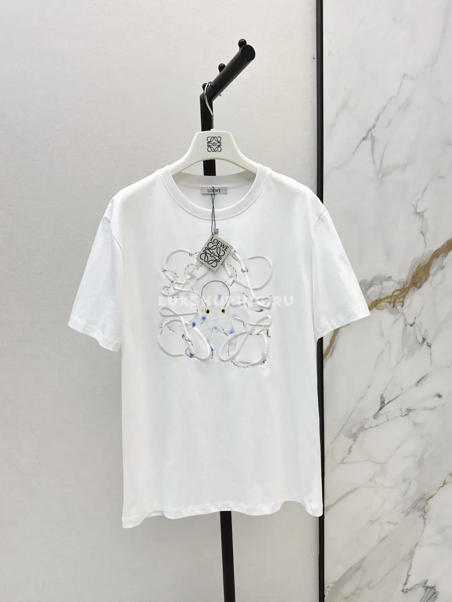 Футболка Loewe белая с вышивкой