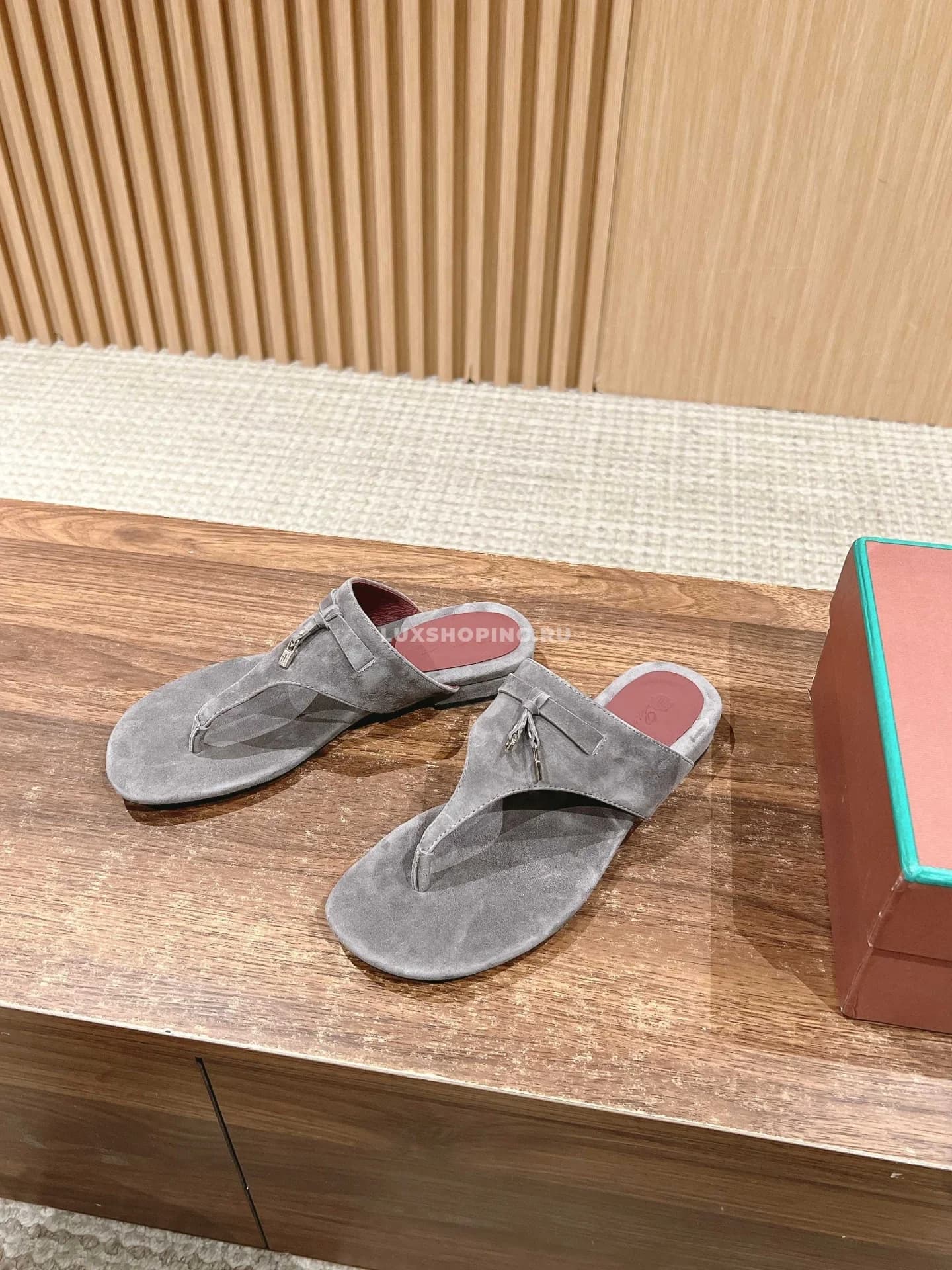 Шлепаны Loro Piano темно серые