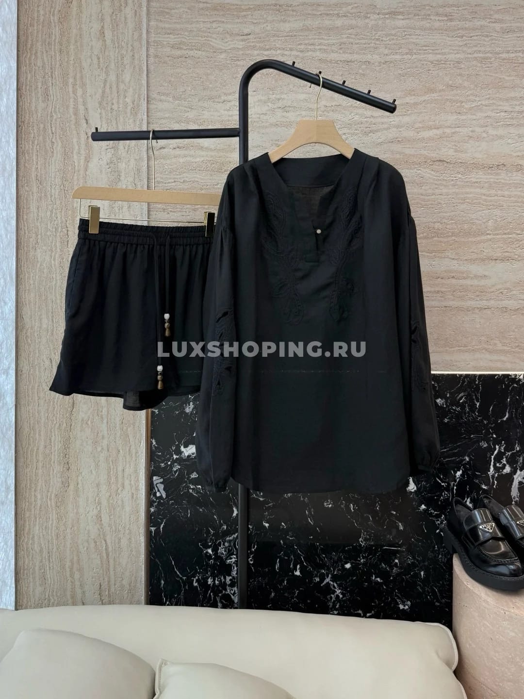Zimmermann льняной костюм с шортами на завязках черный