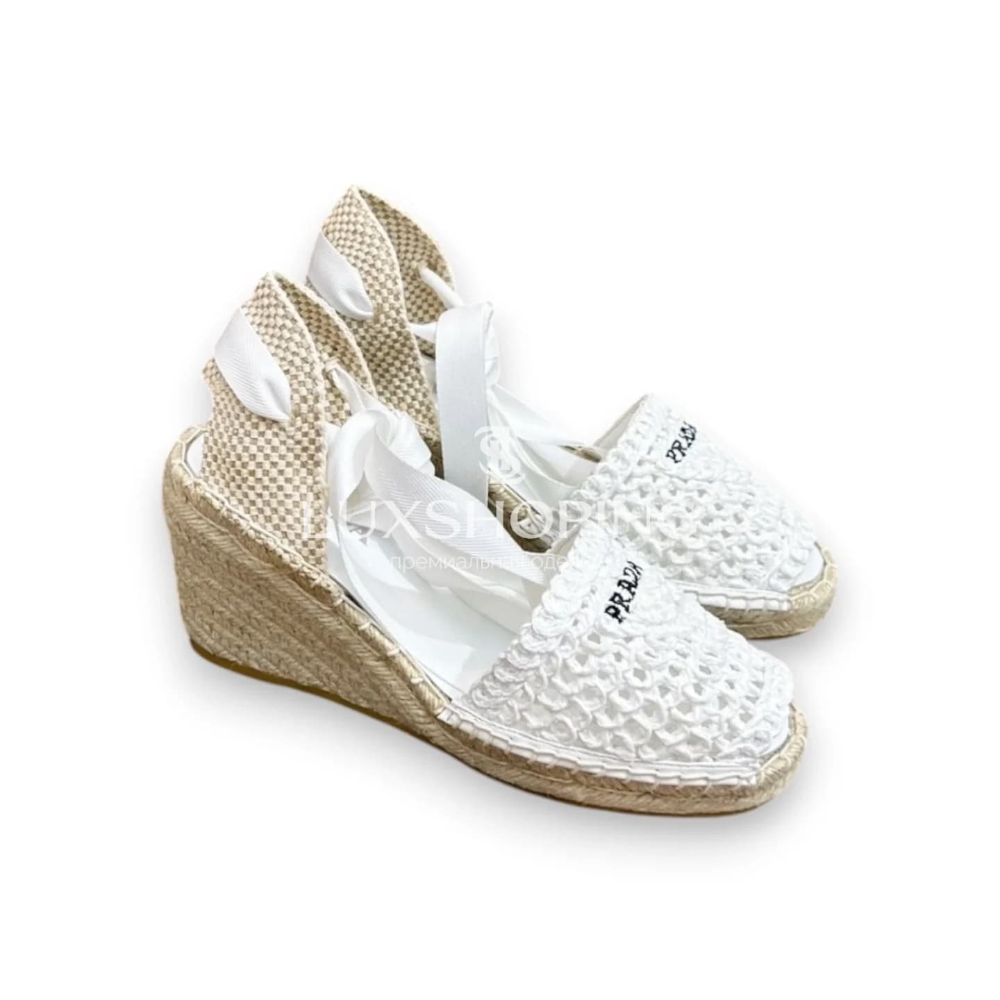 Босоножки на танкетке Prada Соломенные Белые