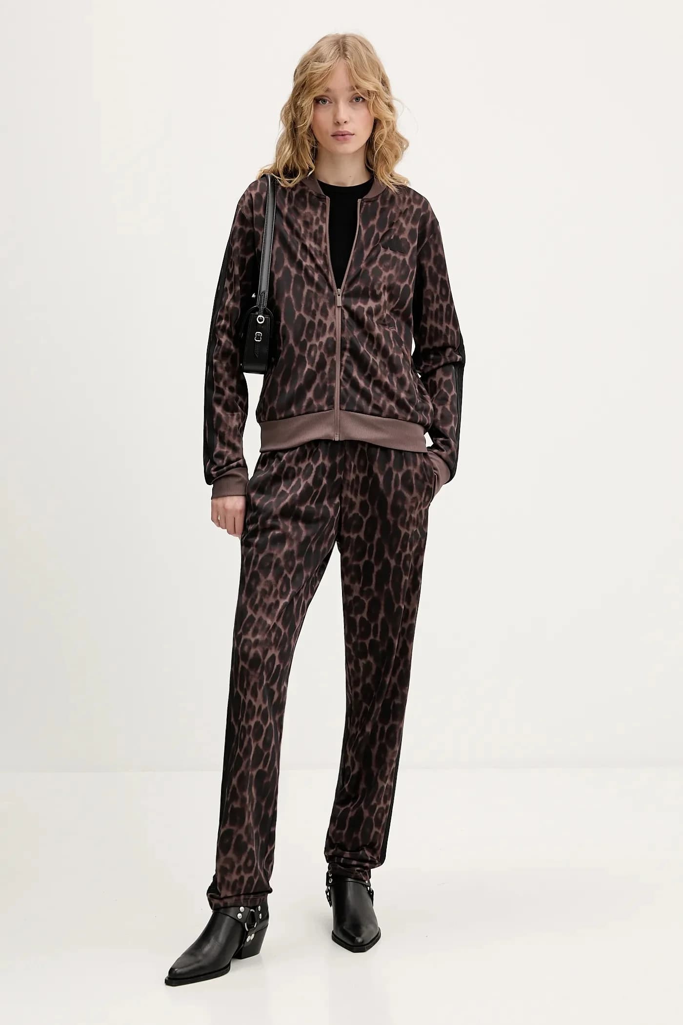 Спортивный костюм Essentials