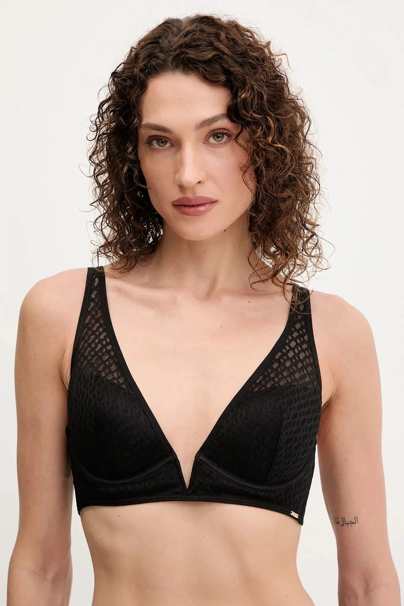 Бюстгальтер TRIANGLE B LACE