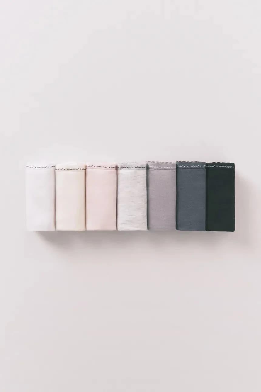 7 комплектов стрингов