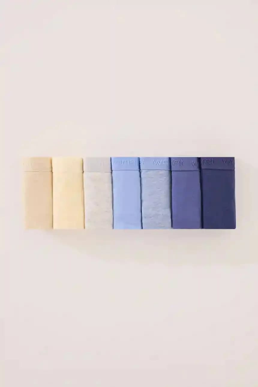 7 комплектов стрингов