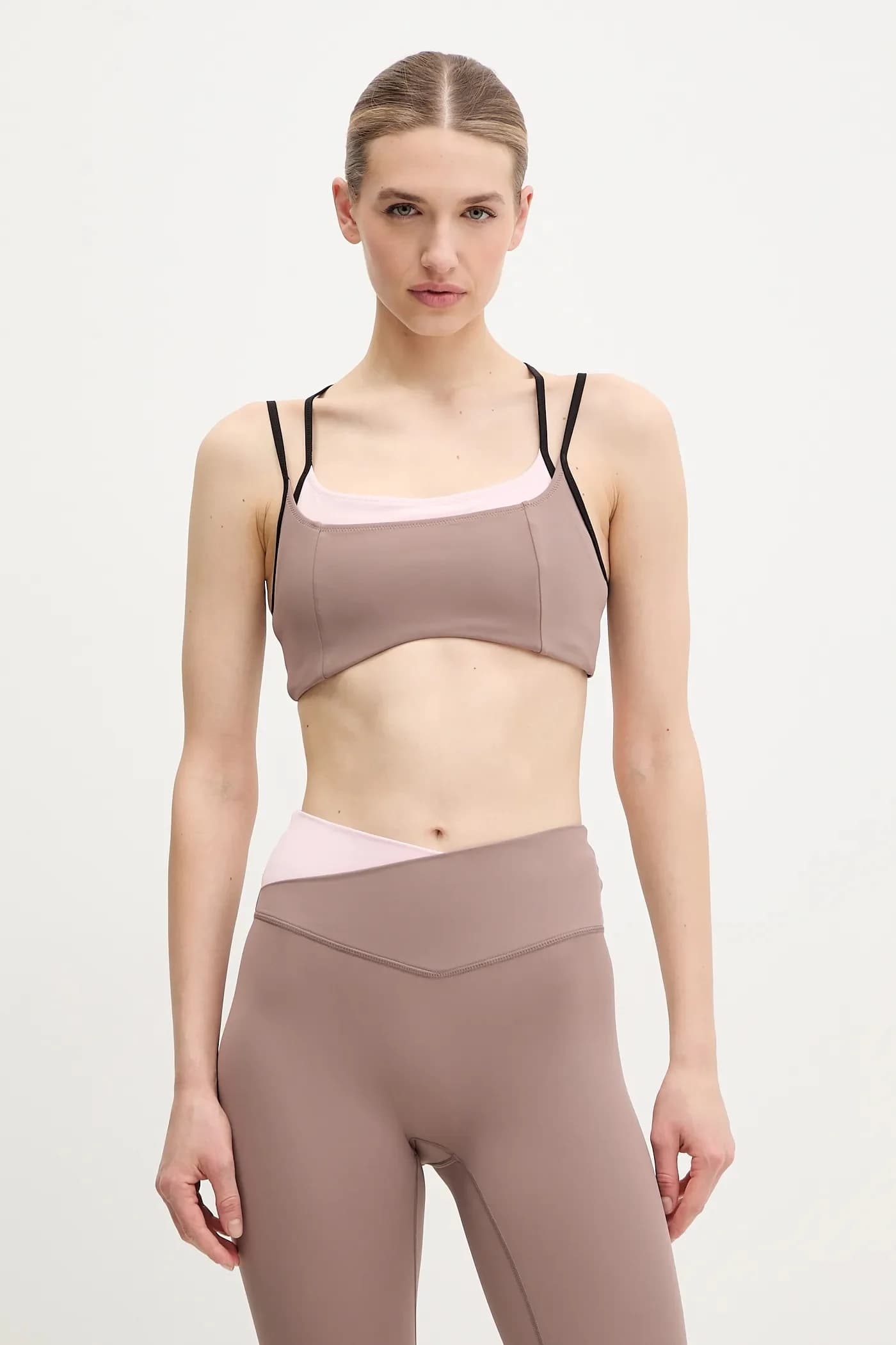 Спортивный бюстгальтер с искажением