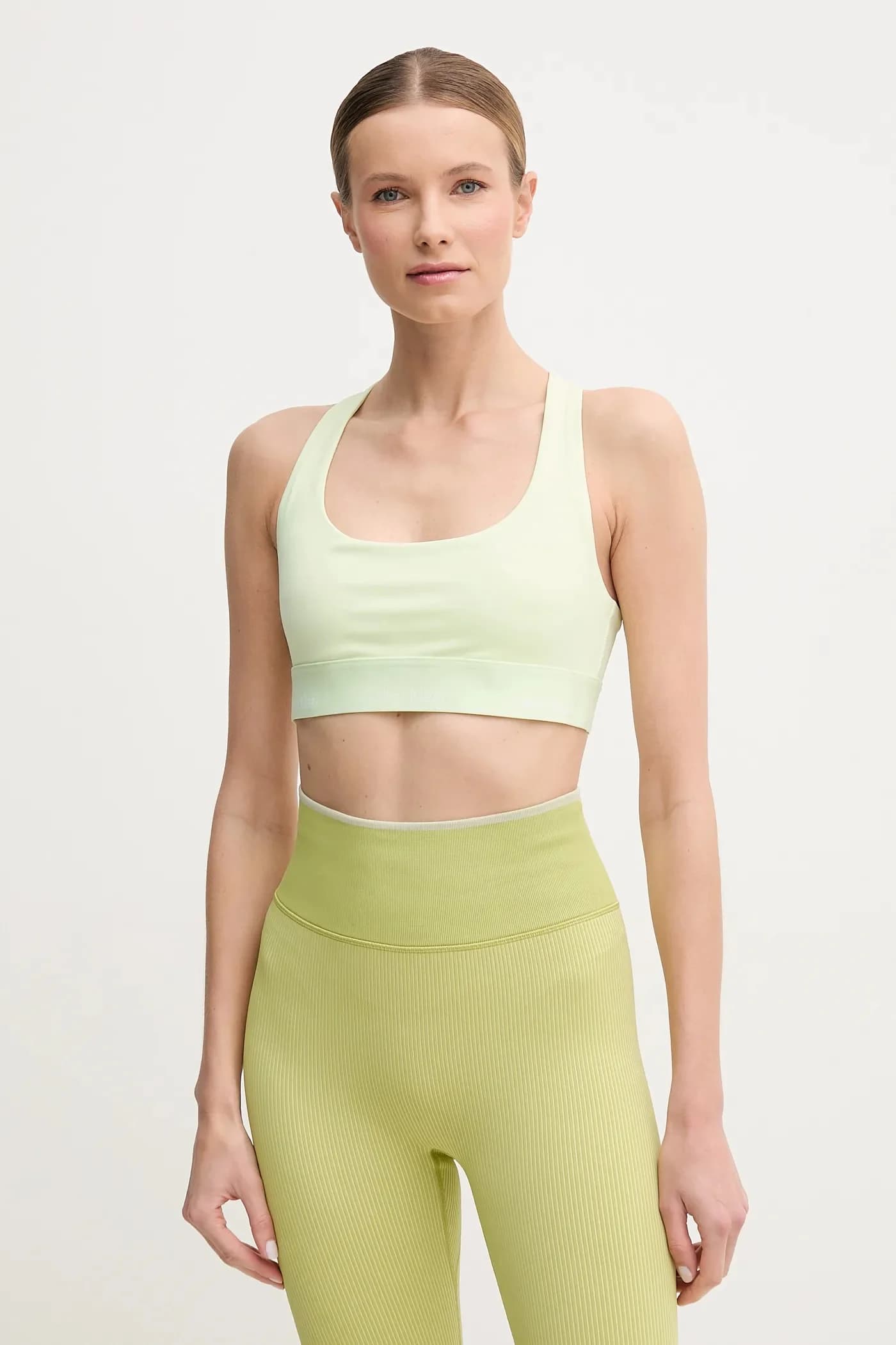 Спортивный бюстгальтер