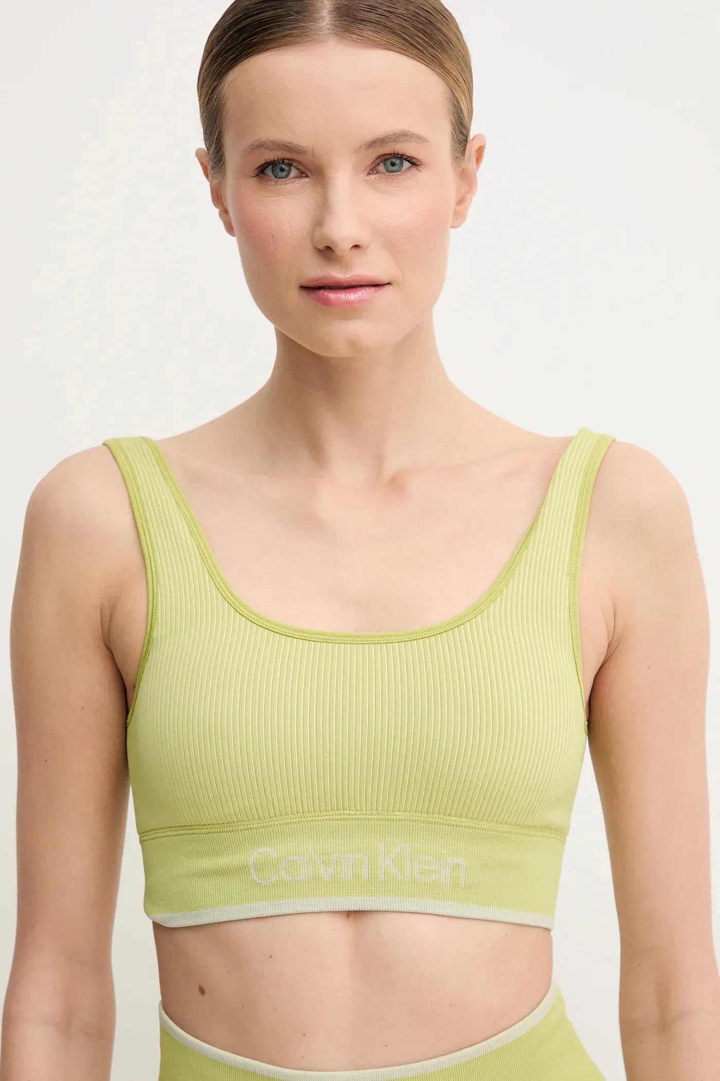 Спортивный бюстгальтер