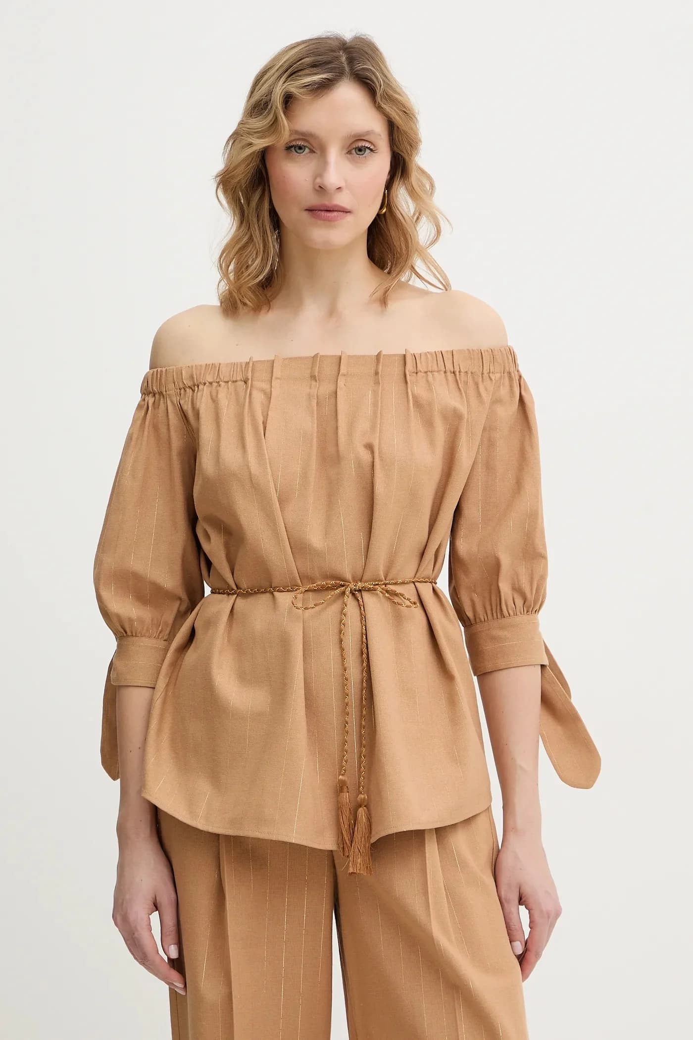 Блузка из льна