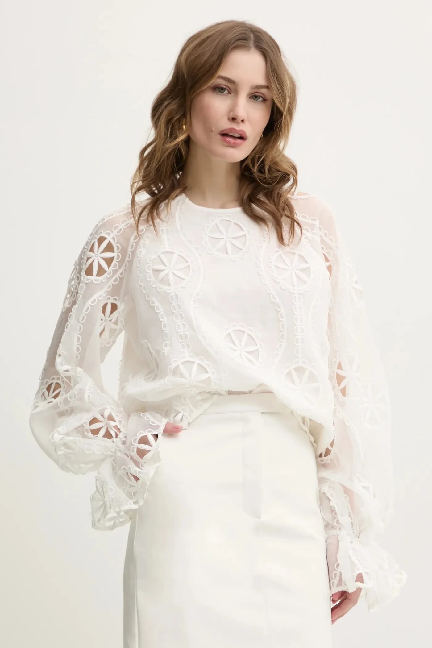 блузка с открытыми плечами