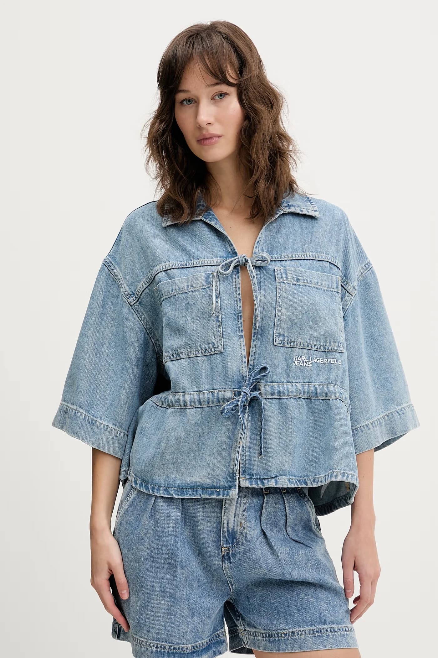 Джинсовая рубашка