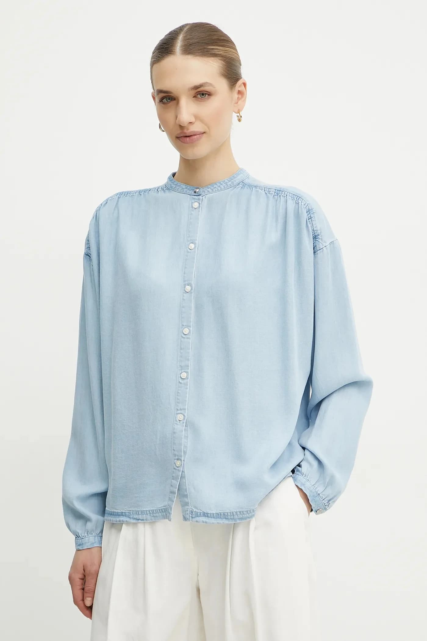 Джинсовая рубашка