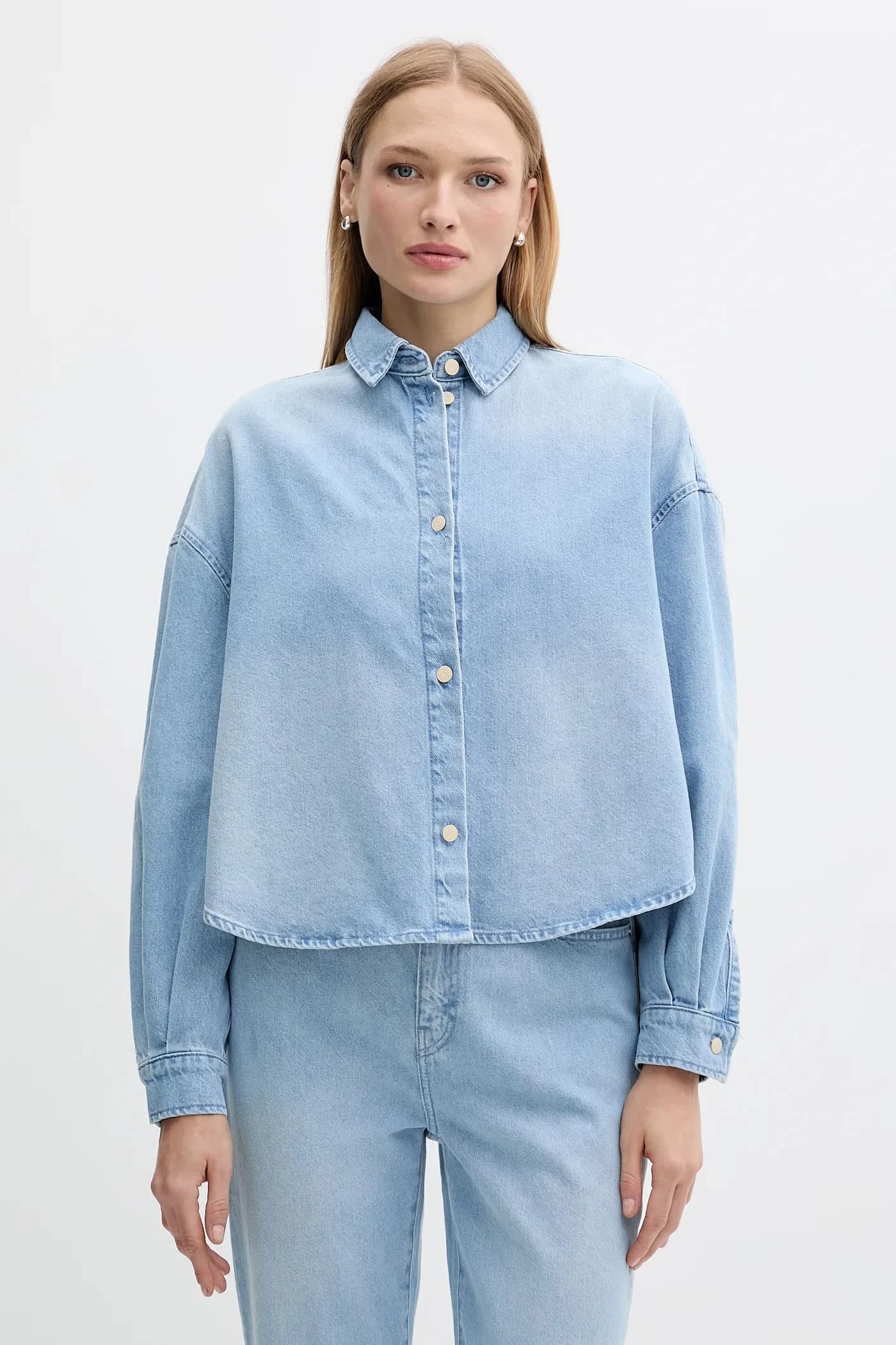 Джинсовая рубашка