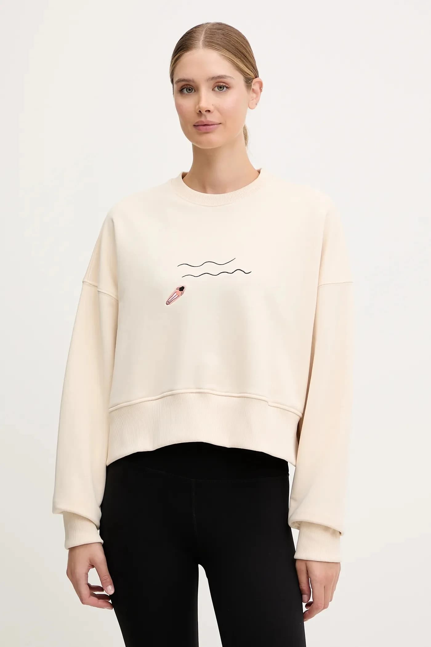 Толстовка с волнами