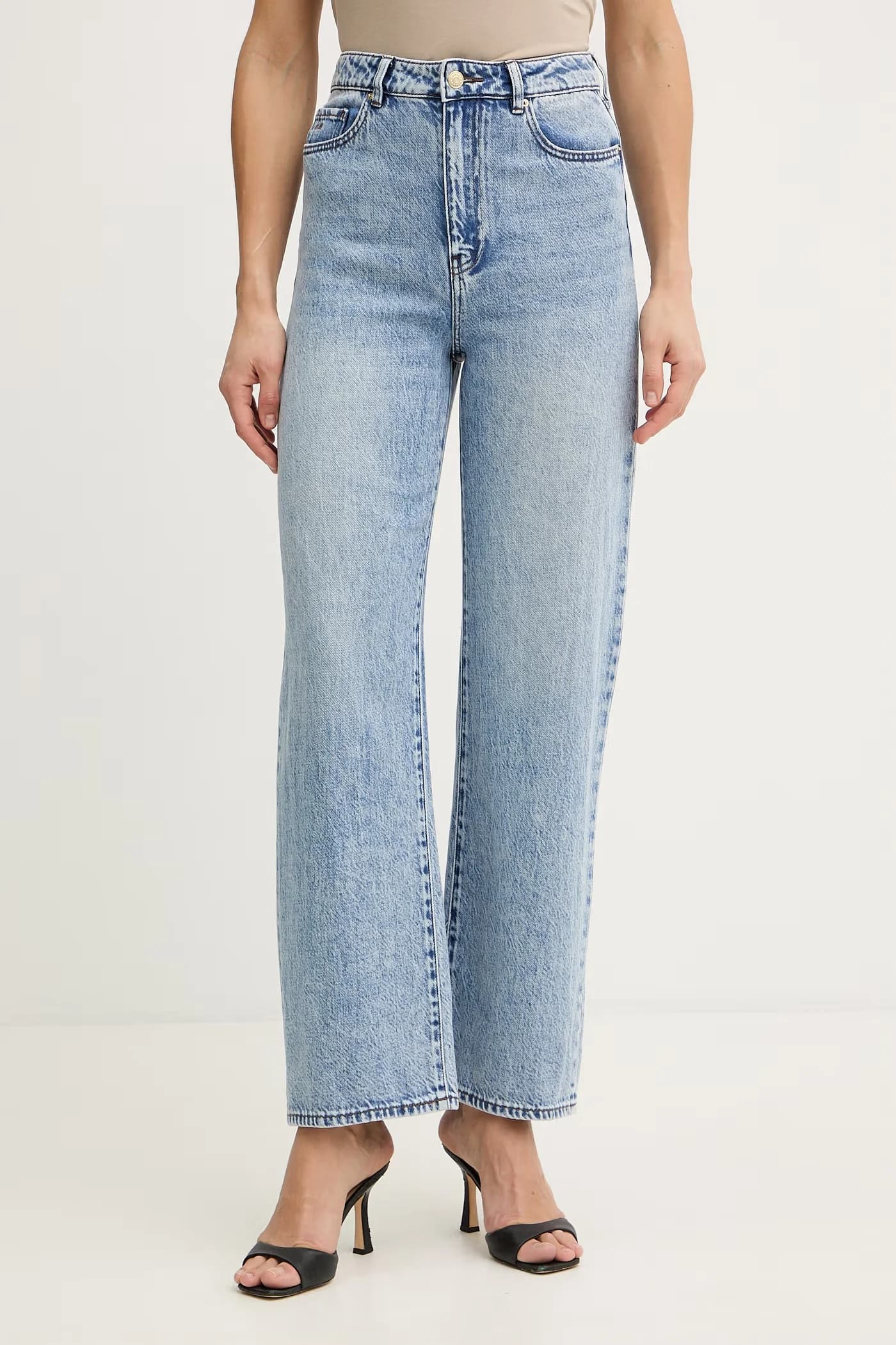 Женские джинсы свободного кроя