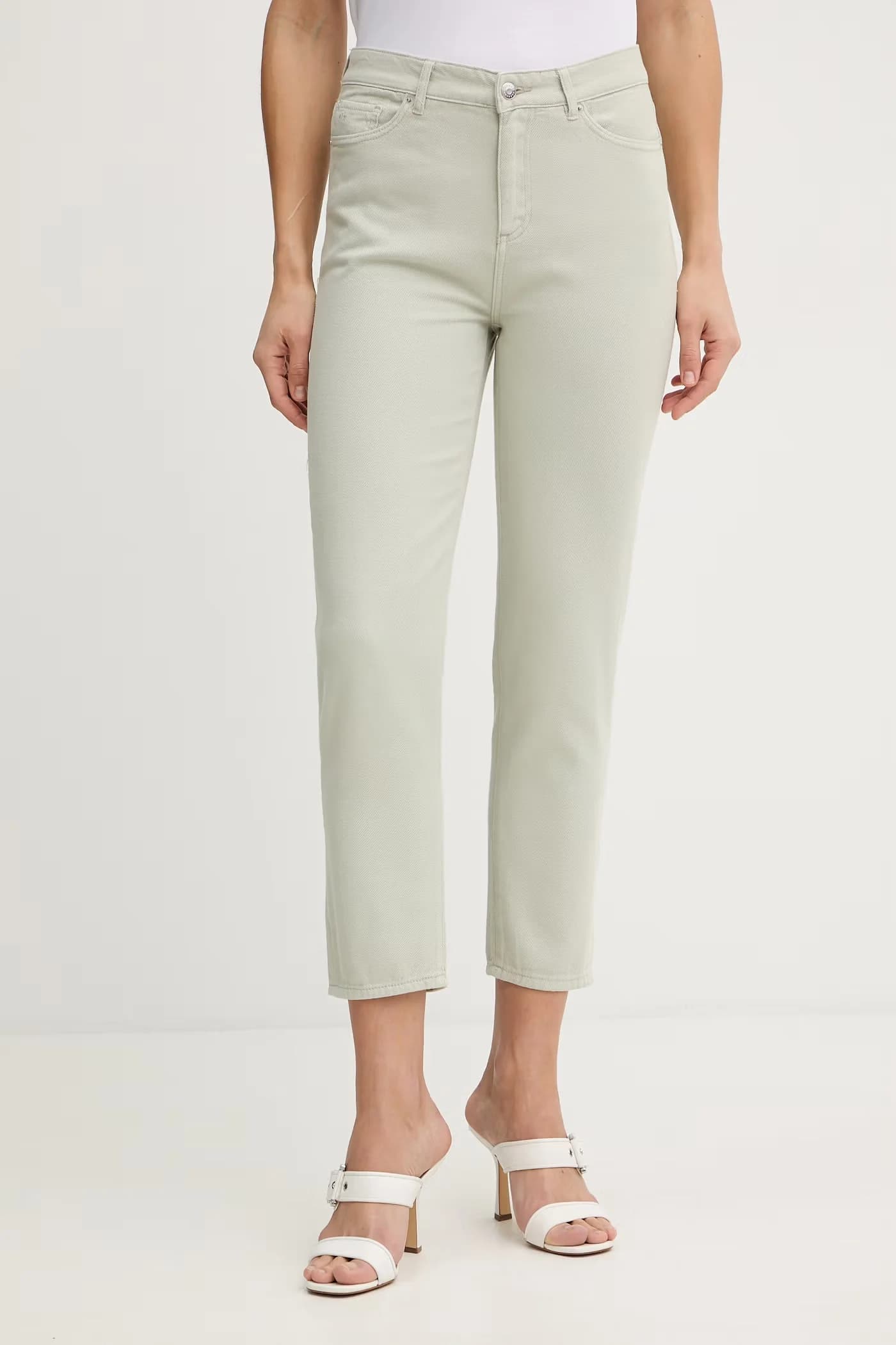 Женские джинсы свободного кроя