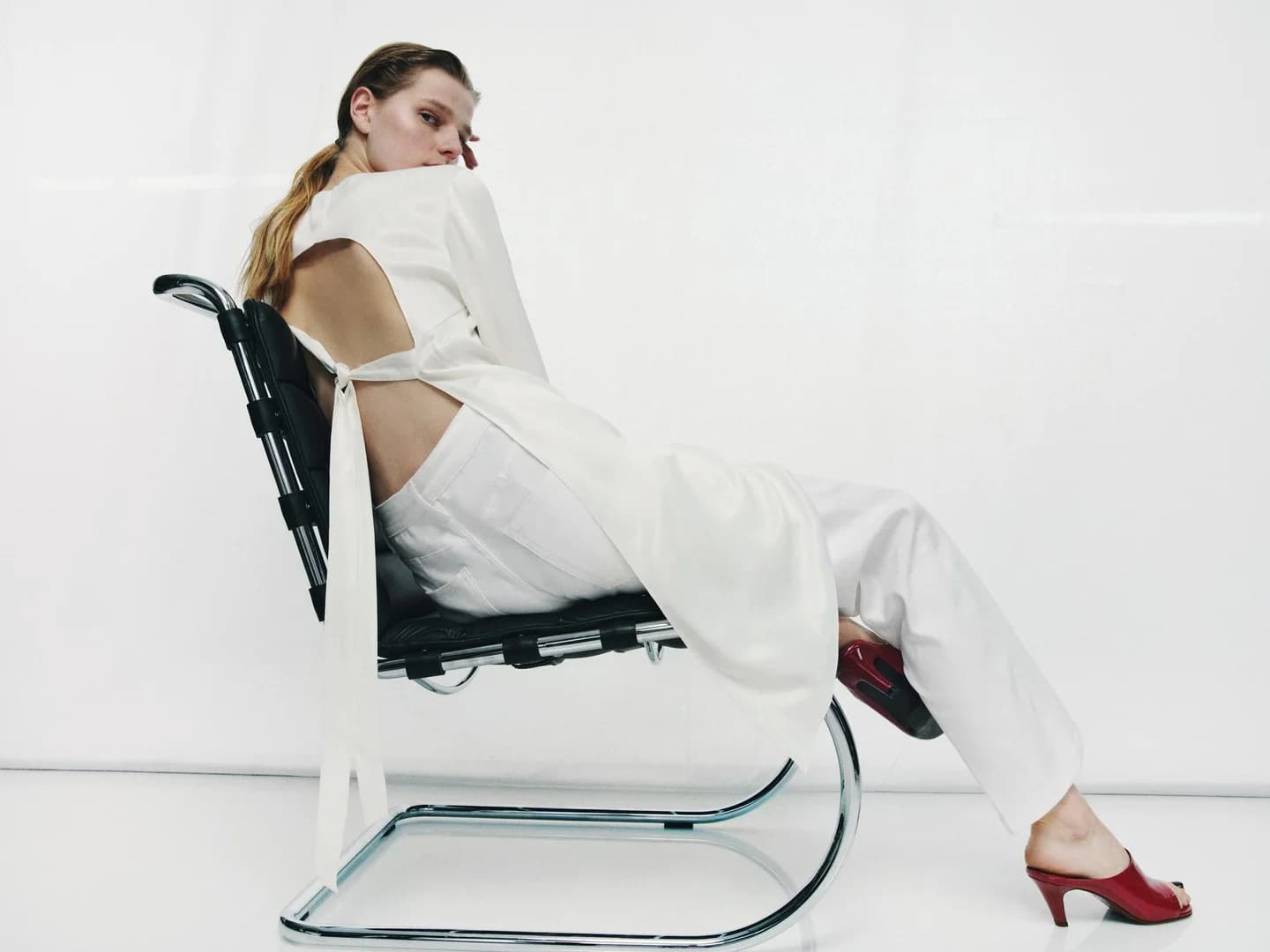 АСИММЕТРИЧНЫЙ АТЛАСНЫЙ ТОП ИЗ КОЛЛЕКЦИИ ZW