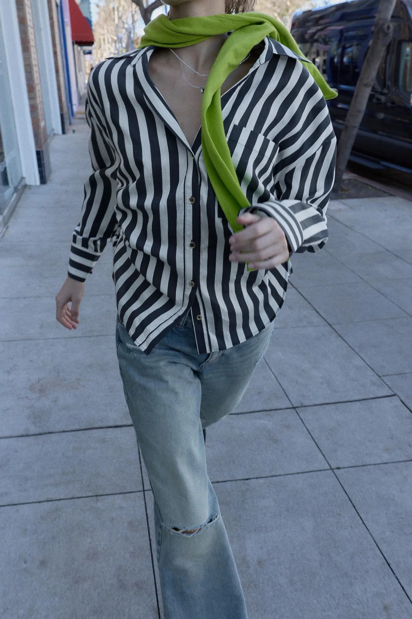 ПОЛОСКАЯ РУБАШКА С ЗАВЯЗКАМИ ПО БОКАМ