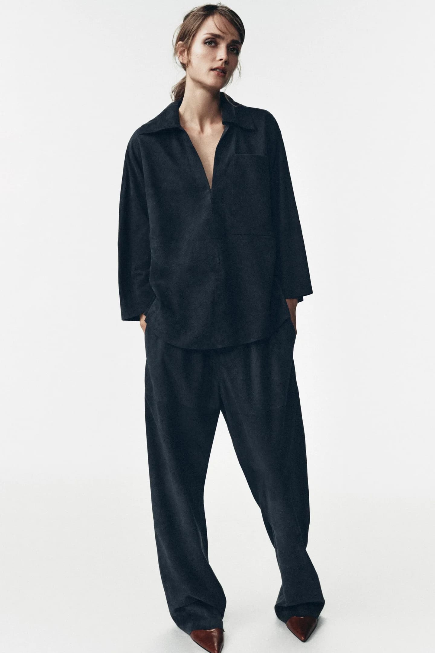 ЗАМШЕВЫЕ БРЮКИ, ОГРАНИЧЕННАЯ ВЫПУСК