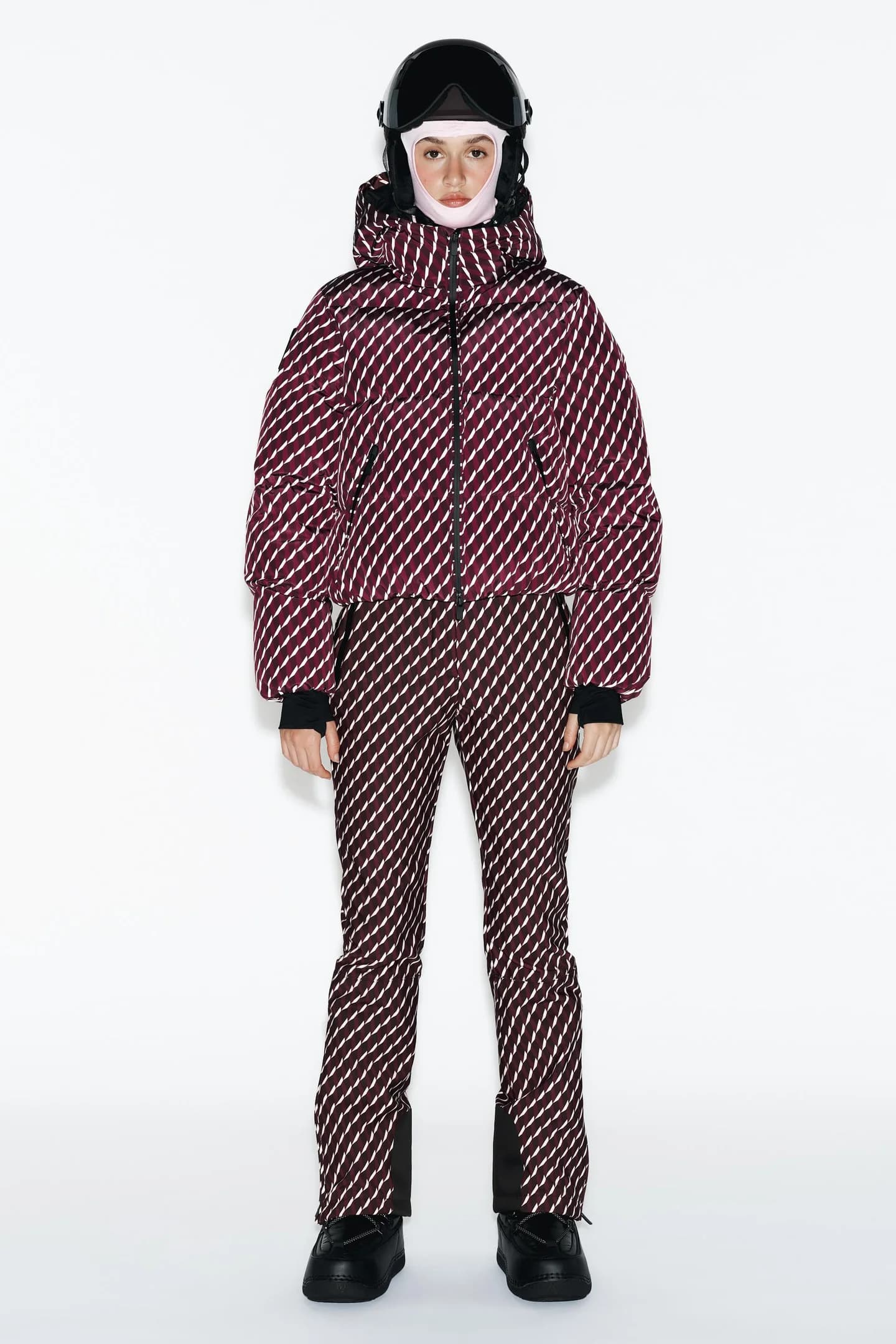 БРЮКИ С ЦВЕТОМ ИЗ ЛЫЖНОЙ КОЛЛЕКЦИИ С ТЕХНОЛОГИЕЙ RECCO®, ВОДОНЕПРОНИЦАЕМЫЕ И ВЕТРОНЕПРОНИЦАЕМЫЕ