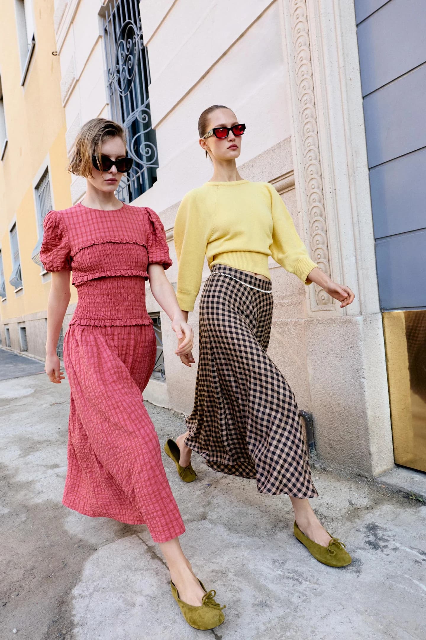 ЗАМШЕВЫЕ БАЛЕТКИ С БАНТОМ