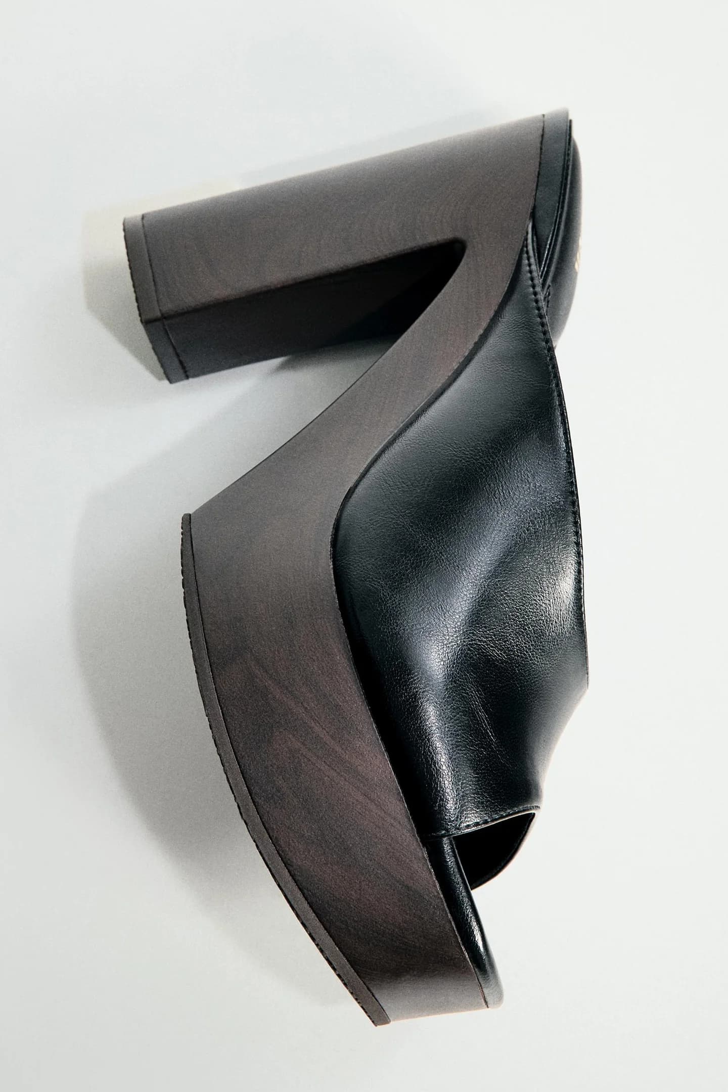 САНДАЛИИ НА ПЛАТФОРМЕ