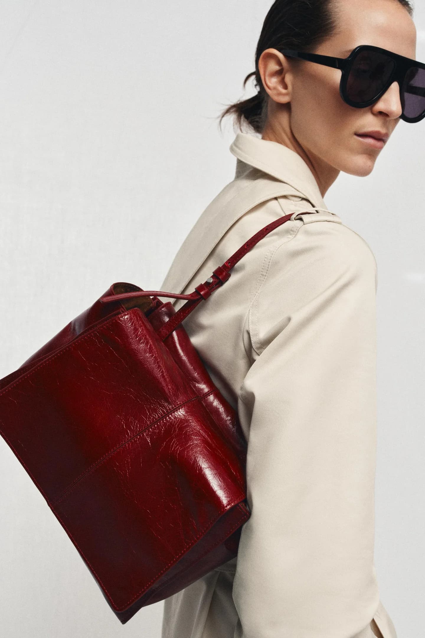 МИНИ-КОЖАНАЯ СУМКА-ШОППЕР С ДВОЙНЫМ КАРМАНОМ