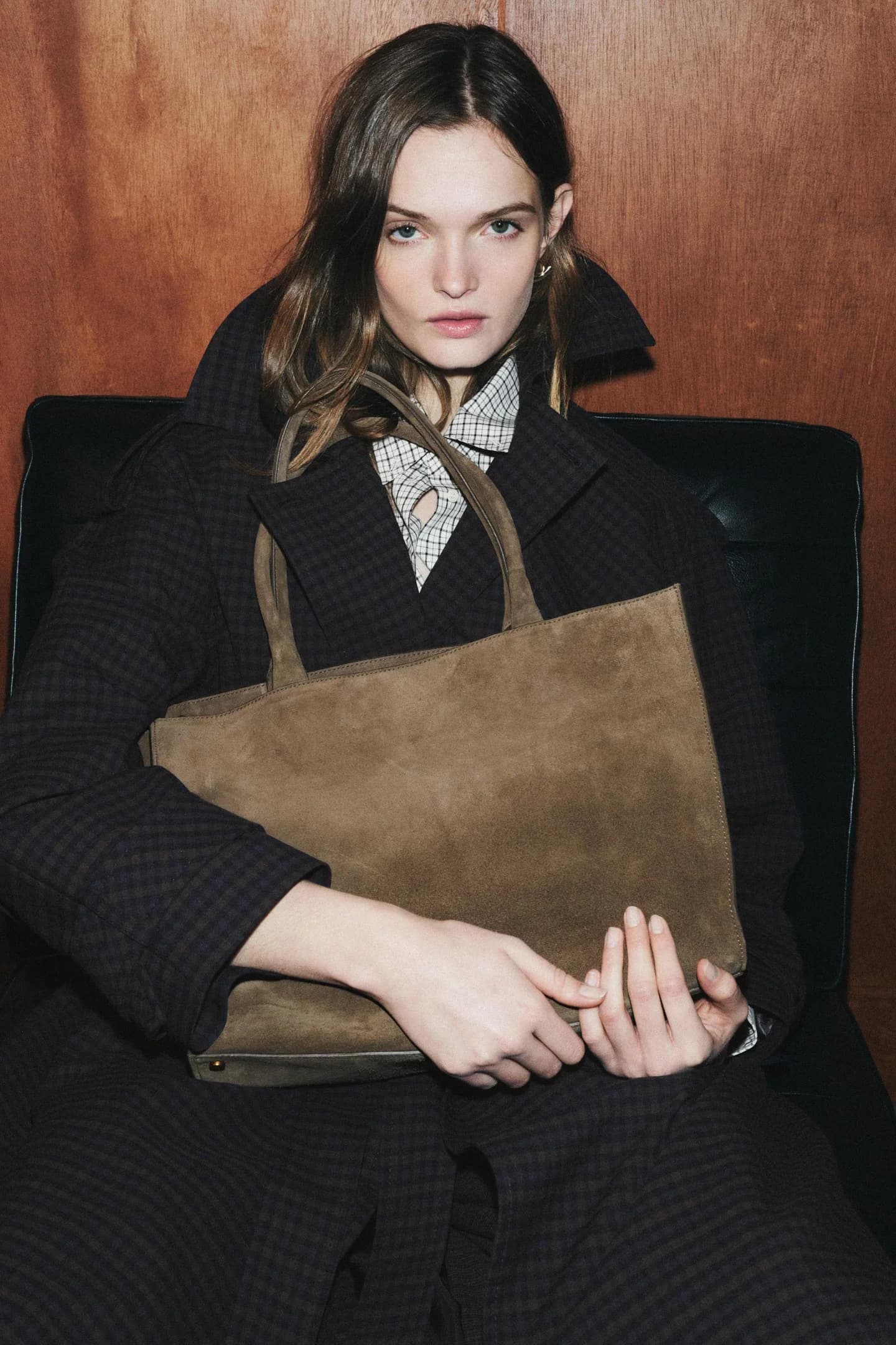 БОЛЬШАЯ КОЖАНАЯ ГОРОДСКАЯ СУМКА